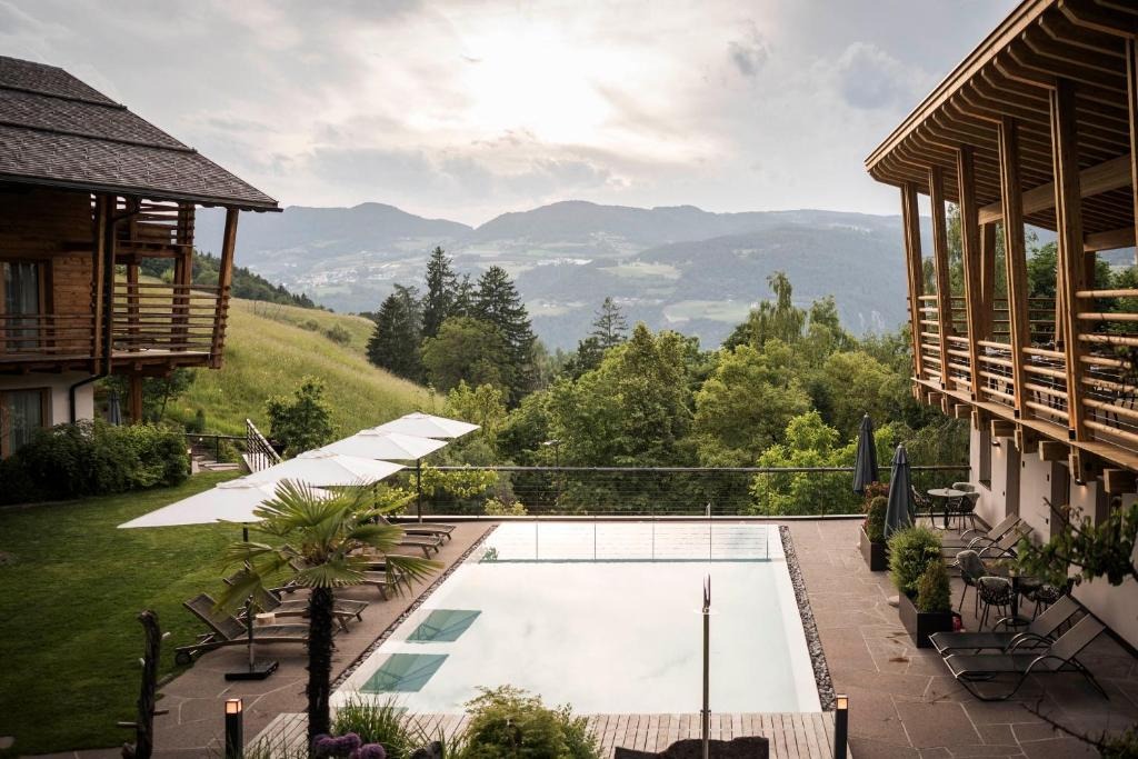 Presulis Hideaway Apartments&Restaurant