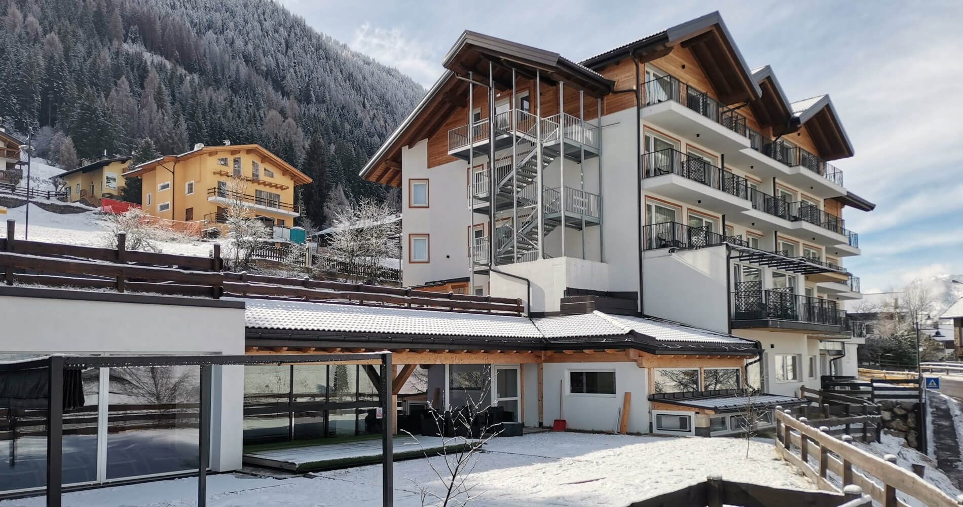 Active Alm Hotel
