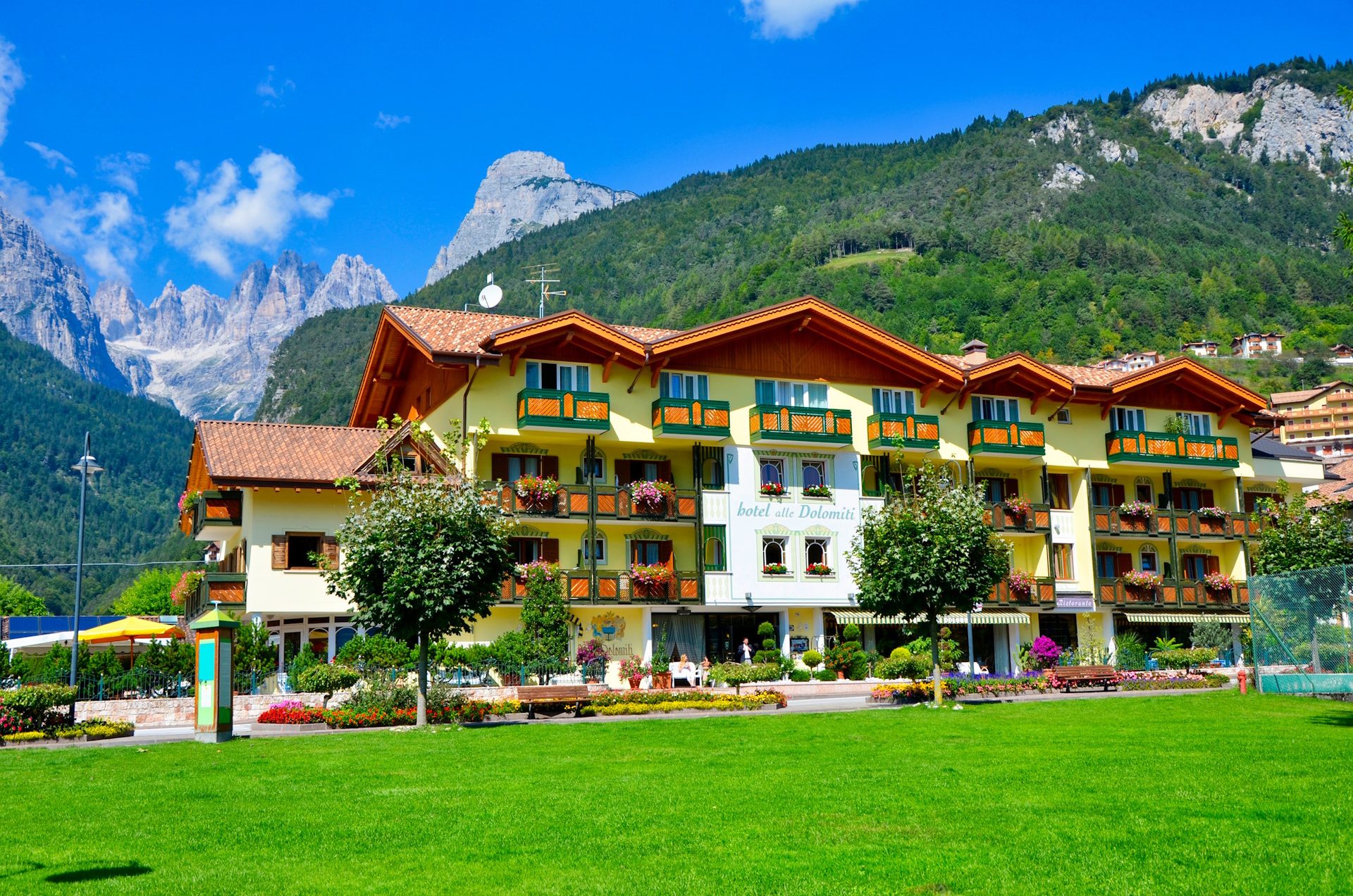 Alle Dolomiti Boutique Lake Hotel
