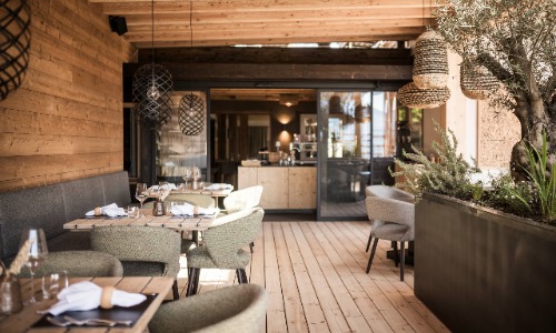 Presulis Hideaway Apartments&Restaurant